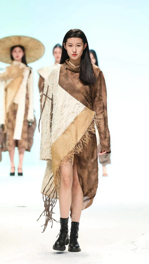 东华大学17级服装设计专业毕业设计秀（下） 鞋帽艺术的创新表达